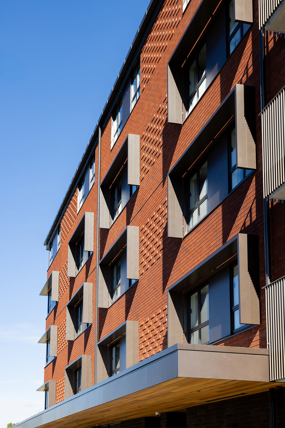 STRÖHER TRADITIONAL BRICK SLIPS FACADE SYSTEM