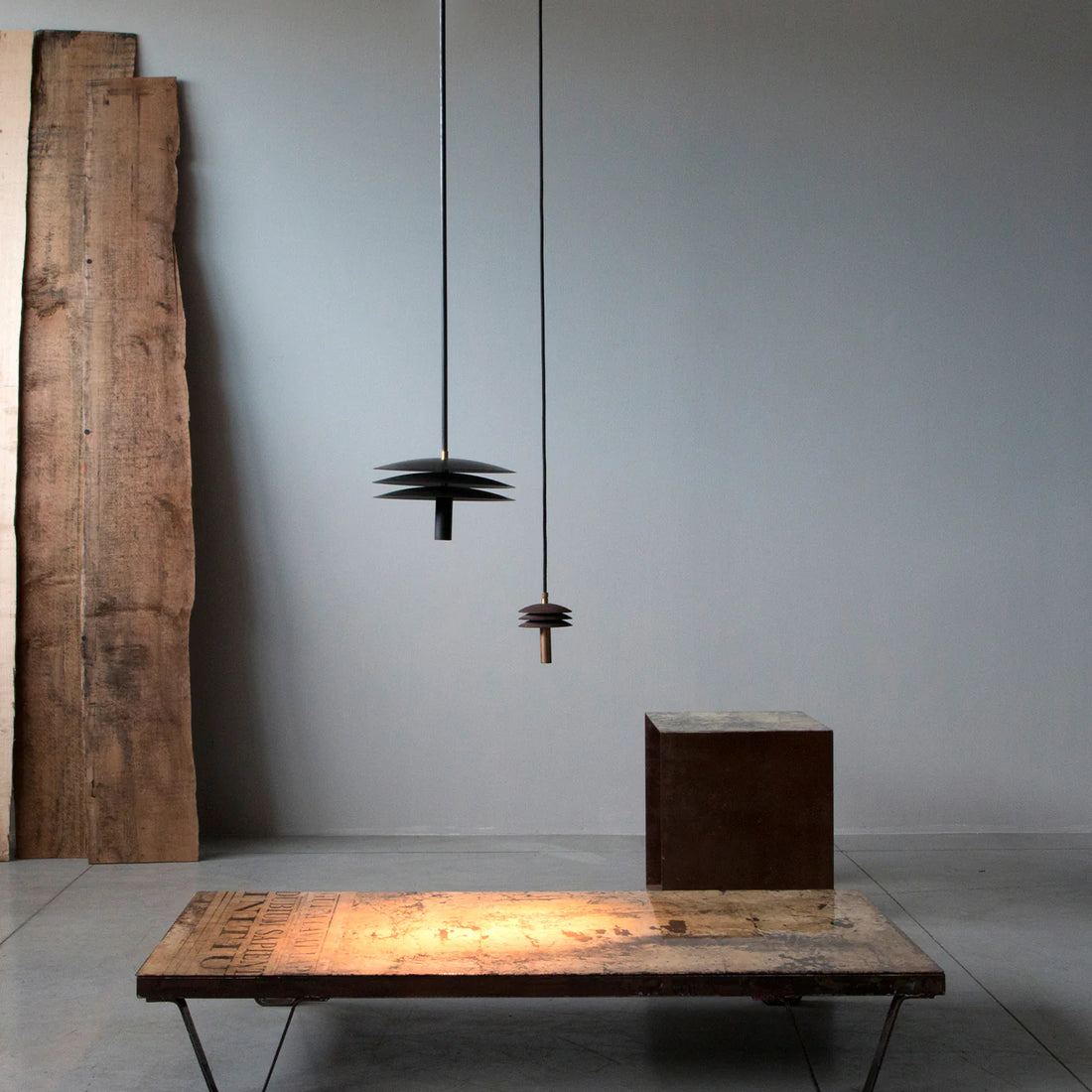 RENZO SERAFINI | ISOLATORE 100 BROWN IRON & BRASS PENDANT LAMP