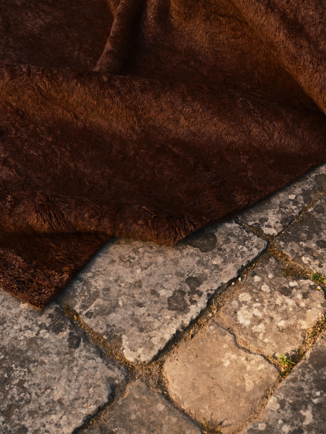 COLOUR IN RESIDENCE | SHAG MOHAIR CAROB