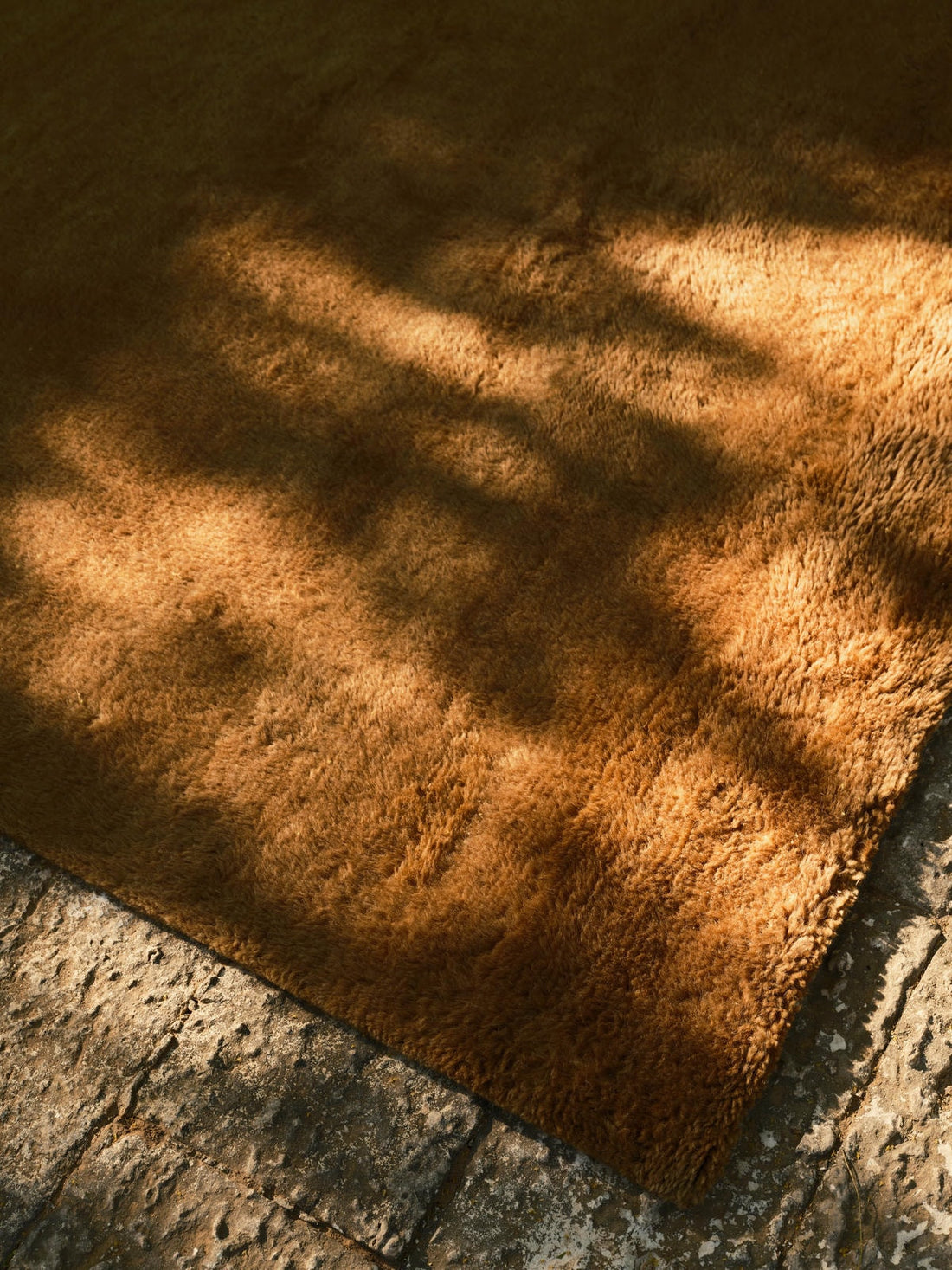 COLOUR IN RESIDENCE | SHAG MOHAIR SEPIA