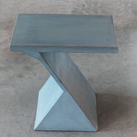 FORMA & CEMENTO | ABECEDARIO SIDE TABLE L