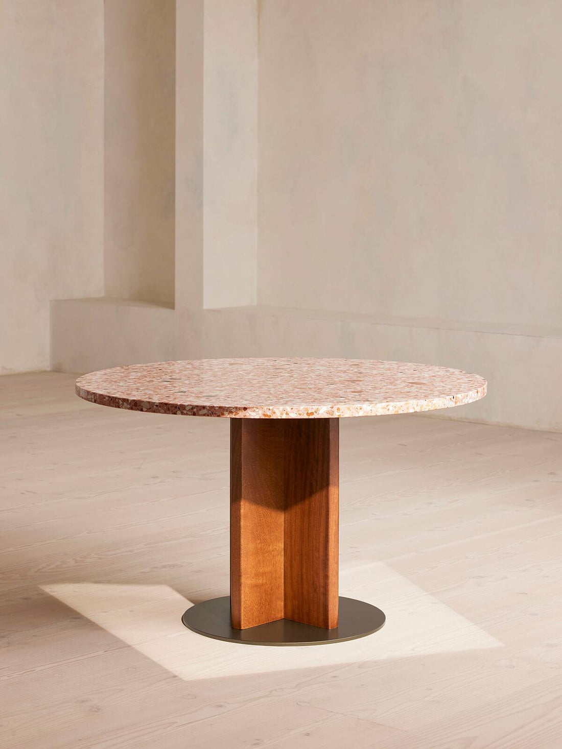 DALMATI OUTDOOR DINING TABLE | RED TERRAZZO
