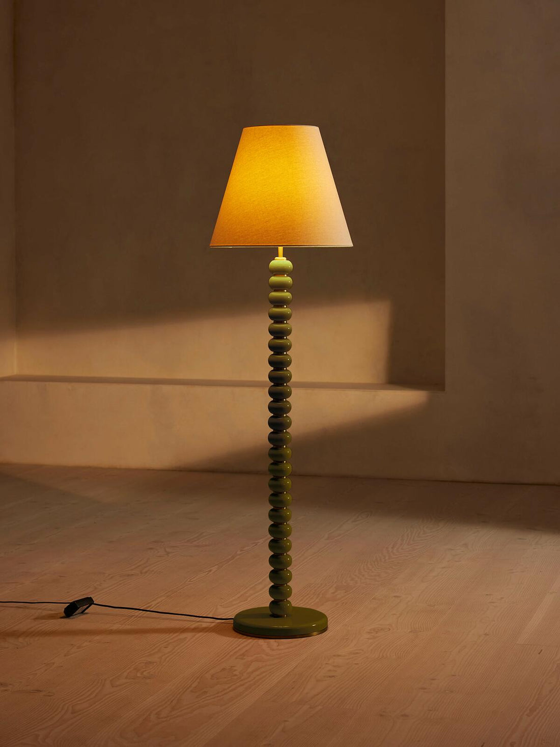 GREYSON FLOOR LAMP | HIGH GLOSS GREEN