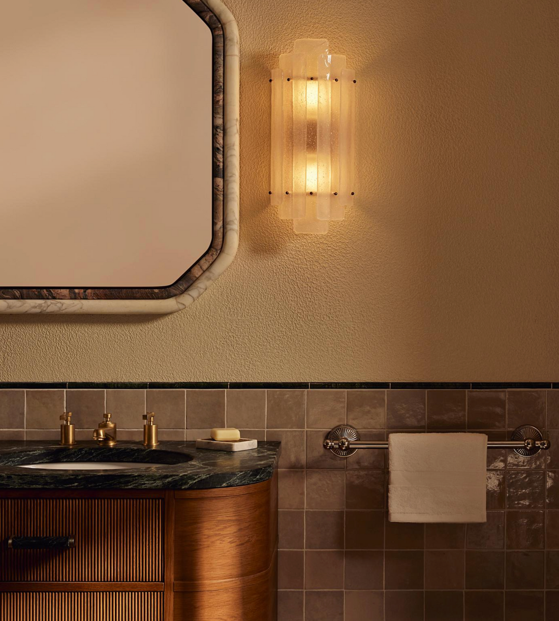 ESTELLE WALL LIGHT