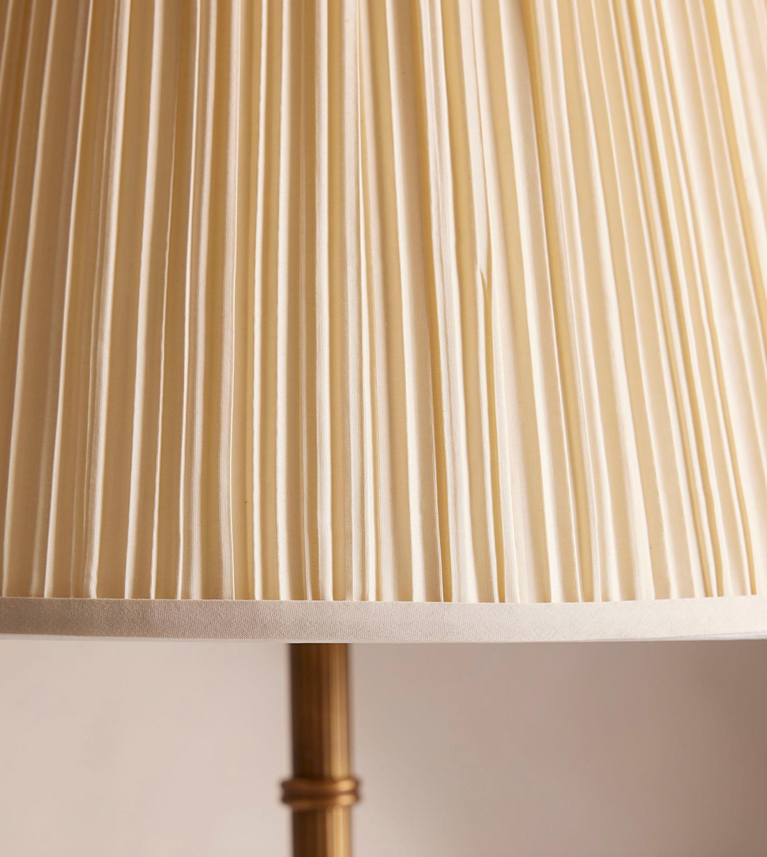 ALEXANDER TABLE LAMP