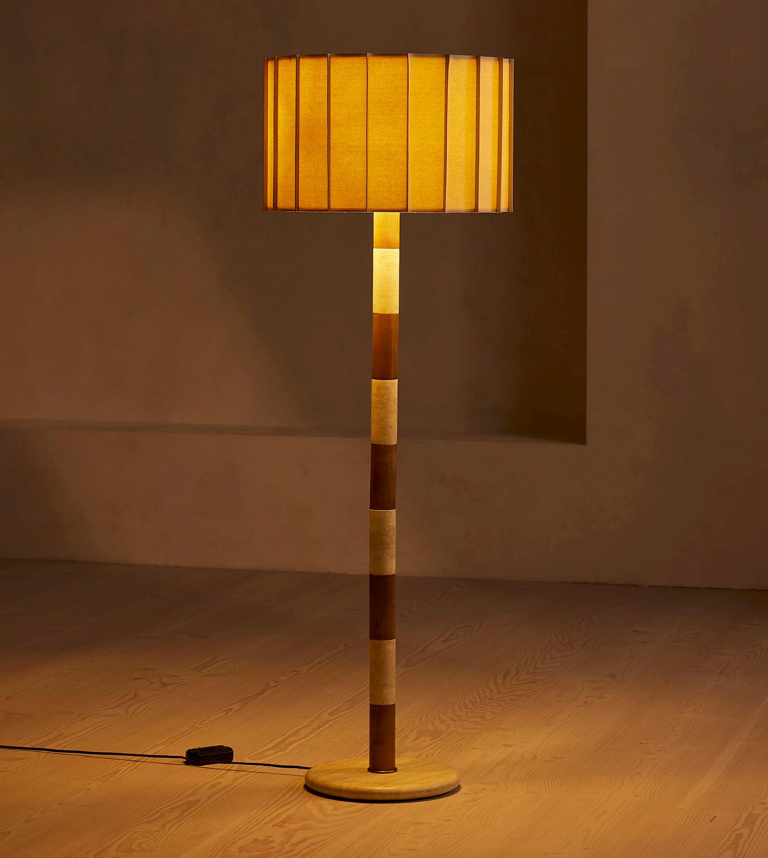 VERITY FLOOR LAMP
