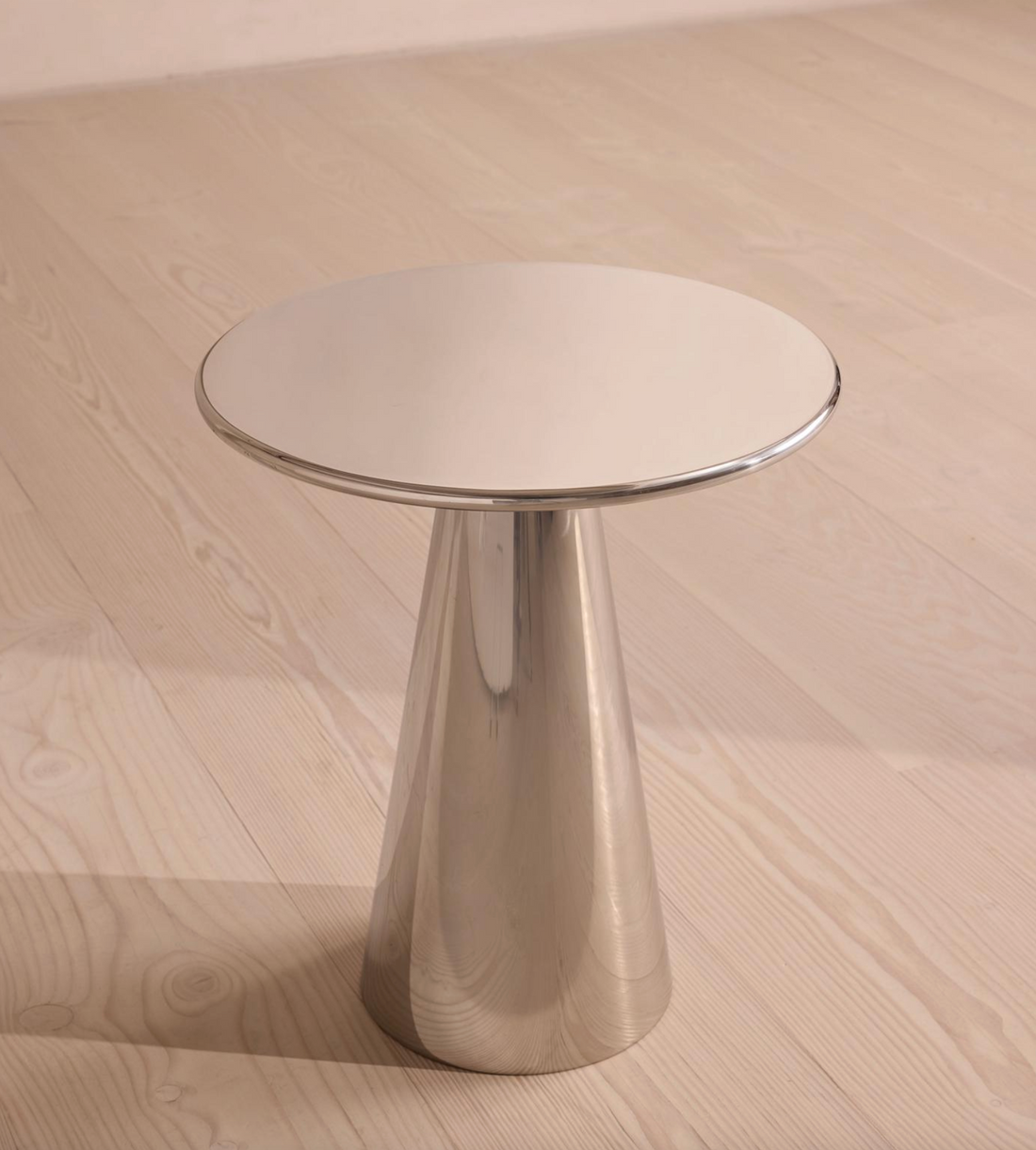 LUSTRO SIDE TABLE