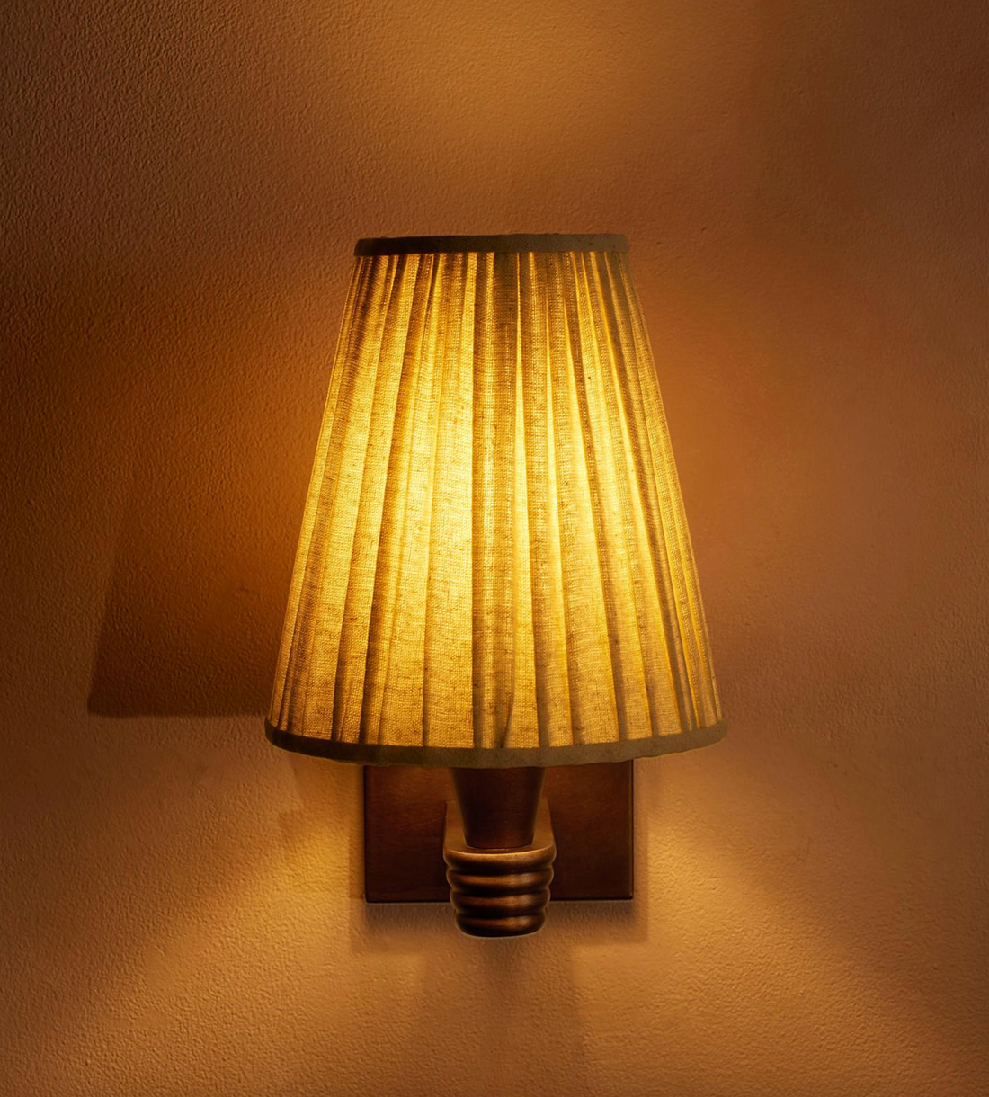 VIOLA WALL LIGHT, BRONZE