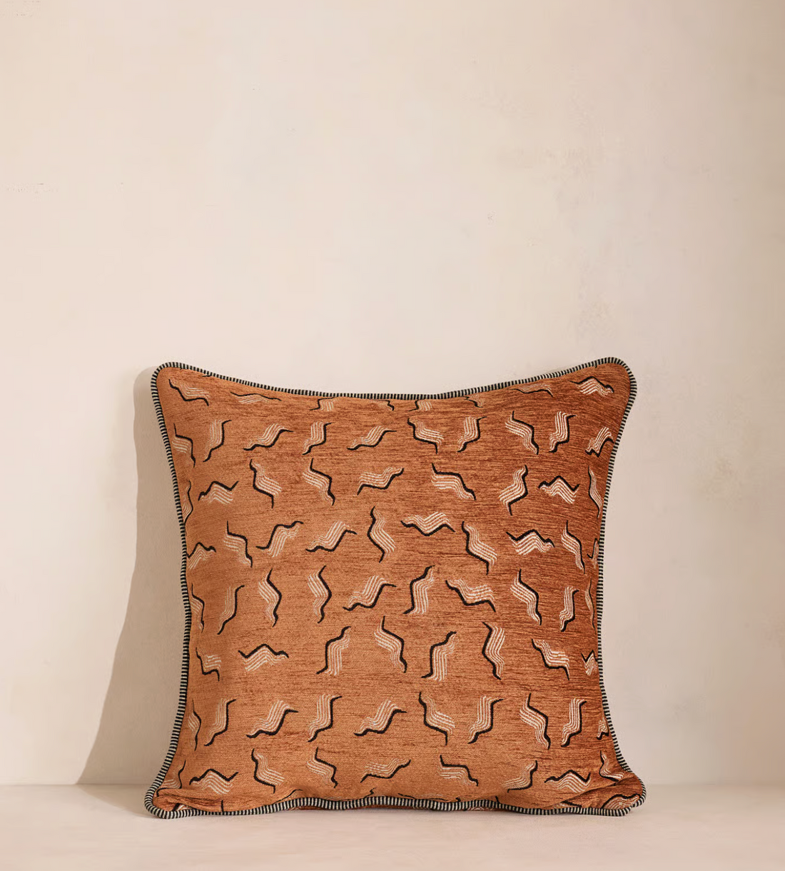 JOVE SQUARE CUSHION