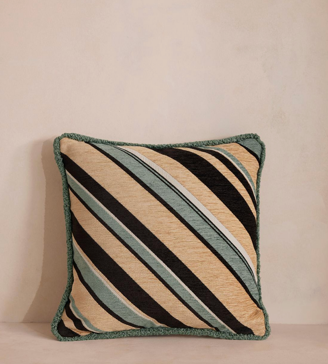 CLEVE SQUARE CUSHION