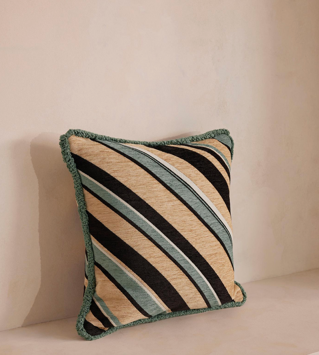 CLEVE SQUARE CUSHION