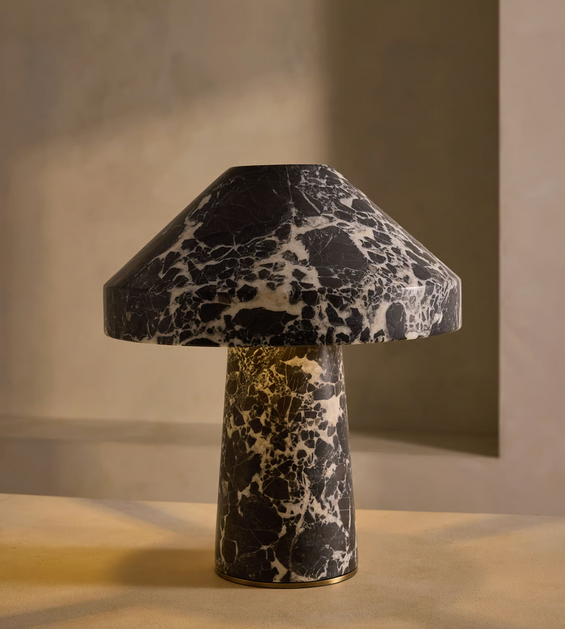 JAYA TABLE LAMP