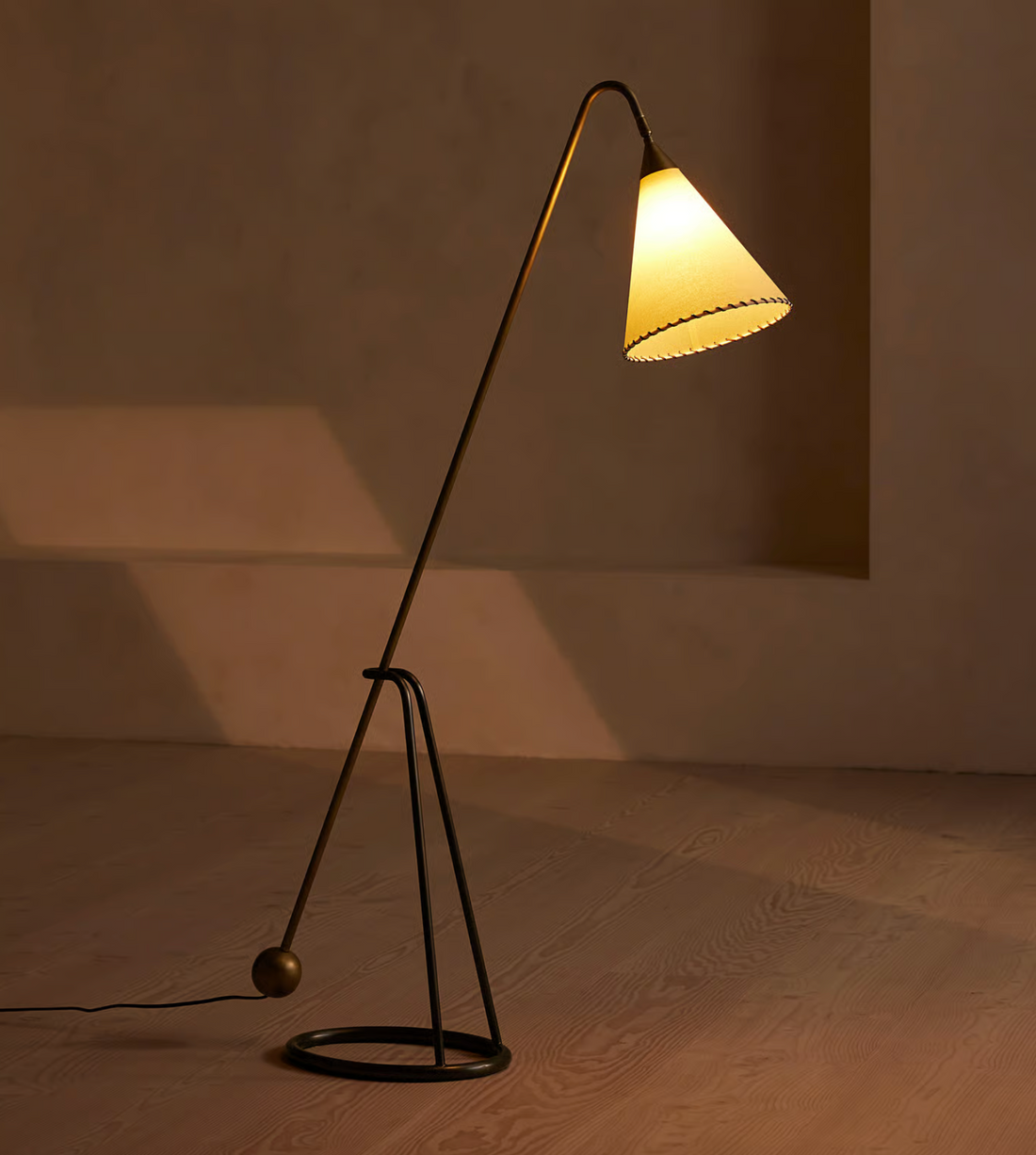 BEATRICE FLOOR LAMP