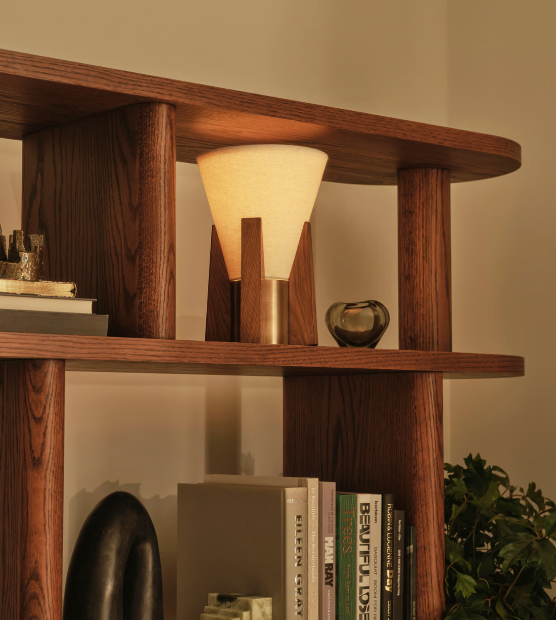 ELIO TABLE LAMP