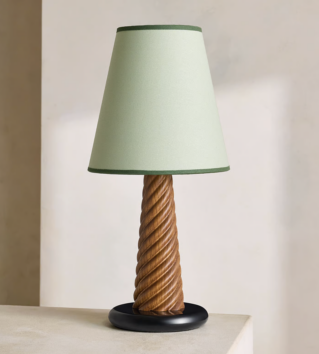 GARNETT TABLE LAMP