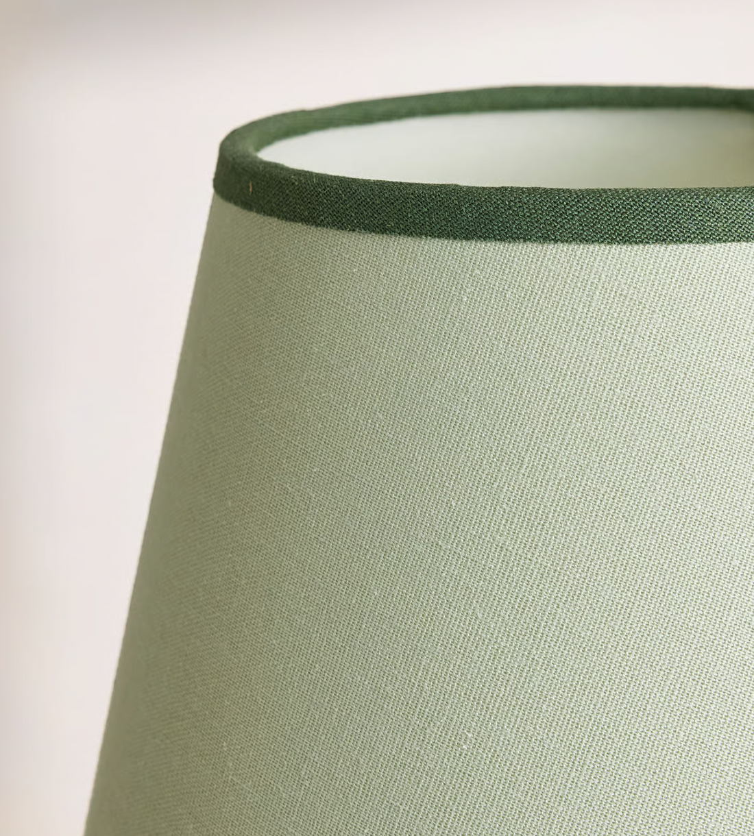 GARNETT TABLE LAMP