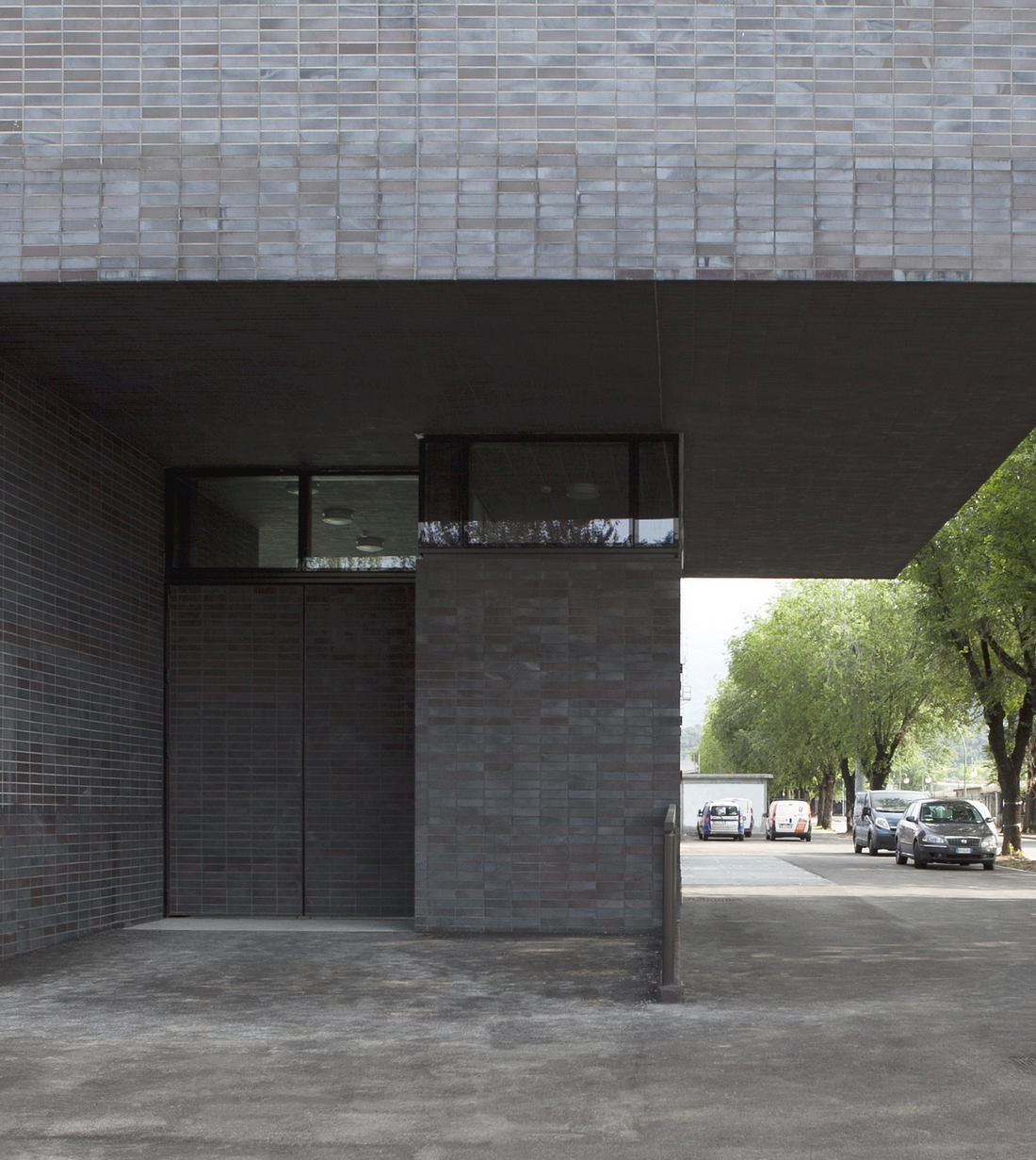 STRÖHER TRADITIONAL BRICK SLIPS FACADE SYSTEM