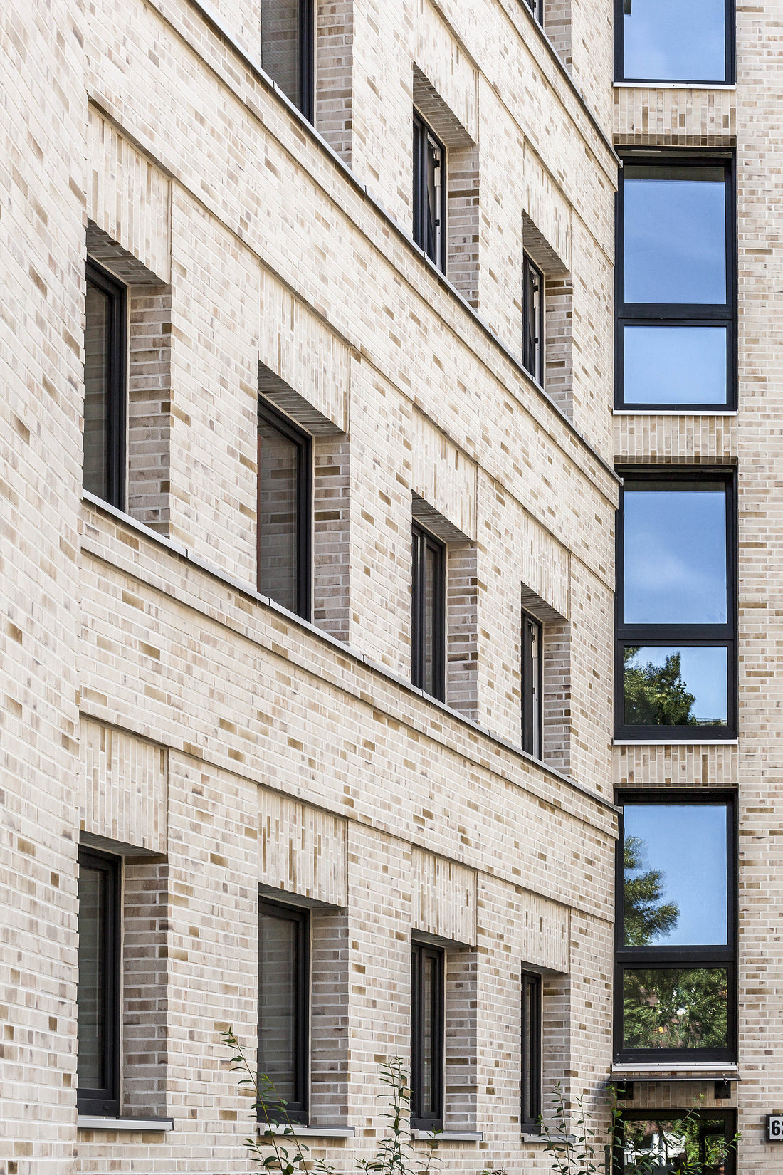 STRÖHER TRADITIONAL BRICK SLIPS FACADE SYSTEM