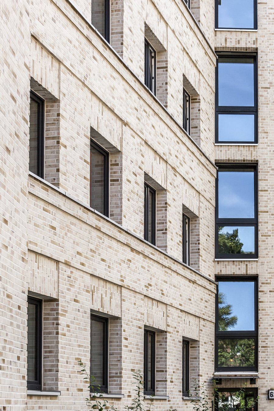 STRÖHER TRADITIONAL BRICK SLIPS FACADE SYSTEM