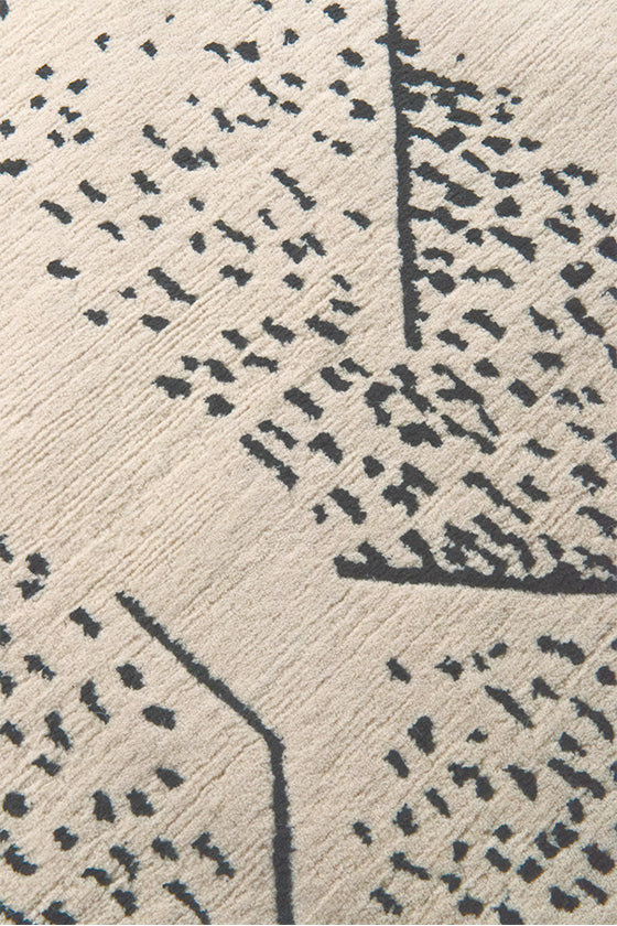 The Rug Company Kelly Wearstler Brink Ivory Handknotted Silk Rug